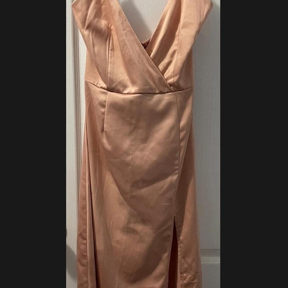 Pink satin asymmetrical maxi dress - Picture 7 of 8